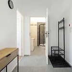 Apartment Modern Near Mtp By Renters *